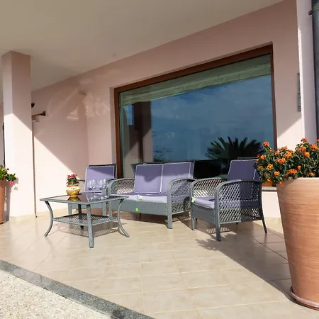 Casa Indipendente Con Vista Mare 赞布隆内