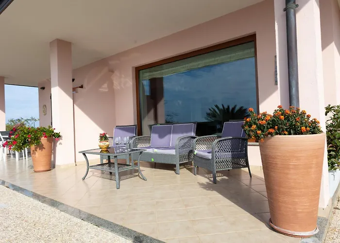 Casa Indipendente Con Vista Mare 赞布隆内